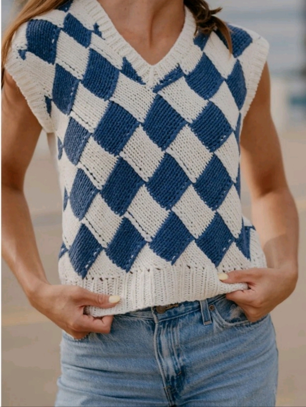 Sadie & Sage Argyle Knit Sweater Vest Medium Arcylic Preppy Modern Contemporary